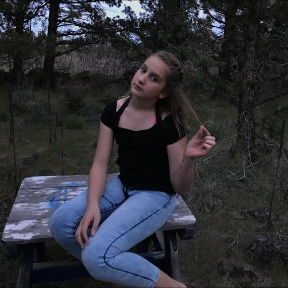 A off the shoulder top from DEB with Jean - Picture 1 of 4